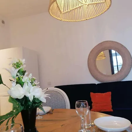 Rochefort, 2 Pieces, 4 Personnes - Fr-1-246b-450 Apartmán